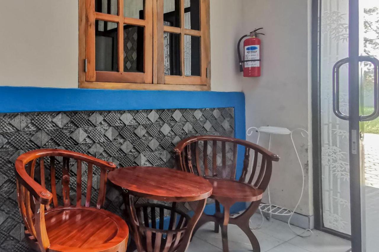 Reddoorz Near Pantai Pancer Door Pacitan Hotel Kültér fotó