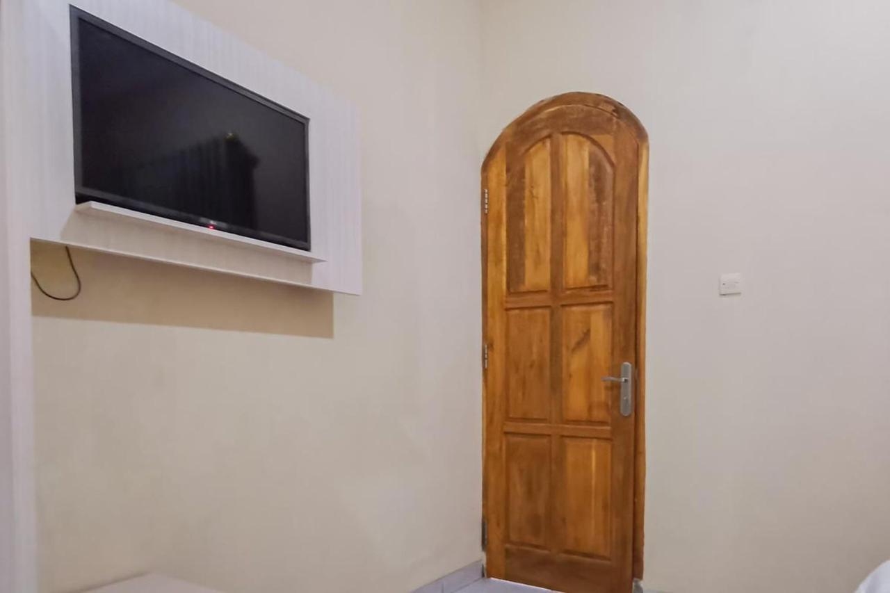 Reddoorz Near Pantai Pancer Door Pacitan Hotel Kültér fotó